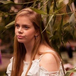 Meet your Posher, Rhiannon